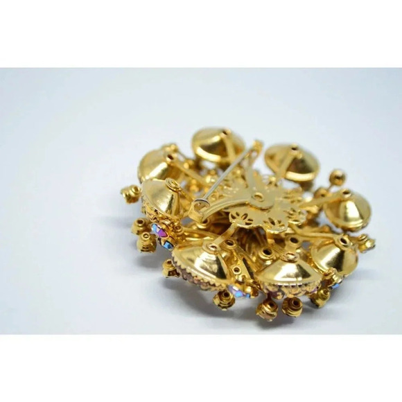 Red Aurora Borealis Molded Glass Rhinestone Large Gold Tone Brooch - Picture 5 of 5